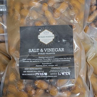 Boiled peanuts, salt and vinegar